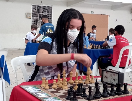 Adolescente do Dom Bosco é campeão da 2ª Olimpíada de Xadrez